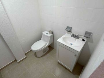 CASA EN VENTA EN LA FELIX IRETA REMODELADA