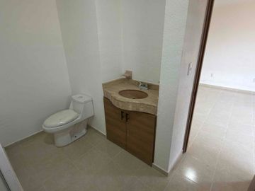 CASA EN VENTA EN LA FELIX IRETA REMODELADA
