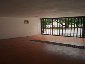 CASA DE ENTREGA INMEDIATA EN CALLE MONASTERIOS, HUIXQUILUCAN, ESTADO DE MEXICO