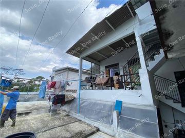 *SUPER HOT SALE*🔥

*Rumah Kos²an Aktif di Jatinangor dekat Kampus UNPAD & ITB, Harga Termurah Hanya Hitung Tanah*

Selling Point :
1. Hanya 2 menit menuju UNPAD ada 2 jalur dari Jalan Cikuda dan dari Fakultas Peternakan UNPAD
2. Hanya 5 menit menuju ITB

- SHM
- Luas tanah 440 m²
- Luas bangunan 172 m²
- Bangunan hunian keluarga
- Bangunan kosan 3 lantai (9 Kamar)
- Bangunan Laundry Perusahan
- Bangunan mushola dan lesehan
- Listrik Ruangan Kel 1.300 Watt
- Listrik Laundry 5.000 Watt
- Listrik Kamar kosan 900 Watt (masing-masing tiap kamar)
- Carport 6 Mobil
- Jalur akses Jalan masuk 2 Mobil 

*HARGA 1,8M (NEGO TIPIS)*