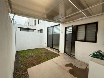 CASA EN RENTA KATANIA RESIDENCIAL LEON GTO ZONA NORTE CERCA DE PUERTA BAJÍO.