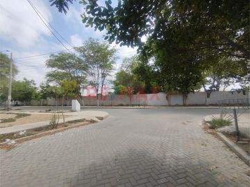 Se Vende Casa Como Terreno En Calle Bolivar Castilla//ID: 1182788