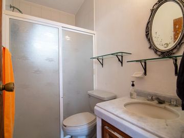 Casa en Venta con Excedente en Villa Universitaria
