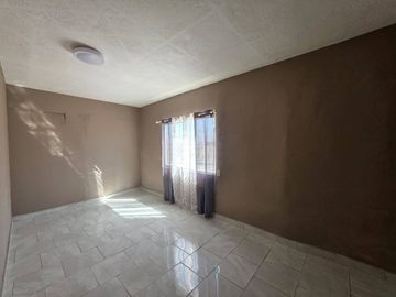 SE VENDE CASA RECIEN REMODELADA EN EL CENTRO DE LA CIUDAD