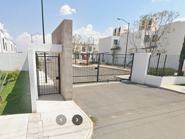 Casa en Condominio en Venta en La Alameda, Hacienda del Bosque Los Ángeles, Querétaro. CLL