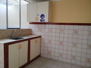 VENTA DE DEPARTAMENTO EN CHACLACAYO 1ER. PISO COCHERA 94 m2 ALT. Colegio Estenos