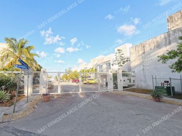Vive o Invierte a Pasos de Av. Huayacán: Propiedad Adjudicada en SM 317, Cancún