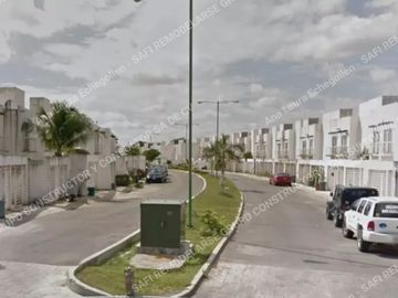 Vive o Invierte a Pasos de Av. Huayacán: Propiedad Adjudicada en SM 317, Cancún