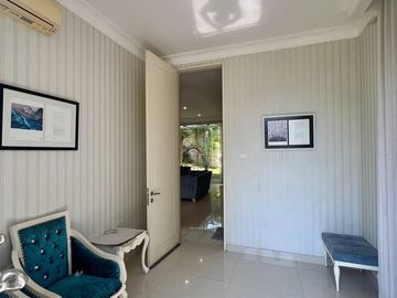 Rumah mewah Pakuwon City cluster Malibu Beach ex rumah contoh