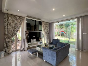 Rumah mewah Pakuwon City cluster Malibu Beach ex rumah contoh