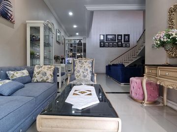 DIJUAL RUMAH CANTIK SIAP HUNI DI PESANGGRAHAN JAKARTA SELATAN
