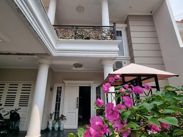 DIJUAL RUMAH CANTIK SIAP HUNI DI PESANGGRAHAN JAKARTA SELATAN