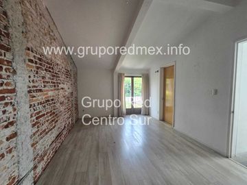 Casa en renta para oficina a puerta cerrada Carretas, Querétaro, 412m2 C.
