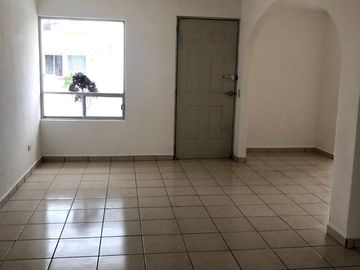 Casa en Venta Fraccionamiento Pirámides.