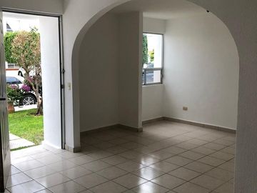 Casa en Venta Fraccionamiento Pirámides.