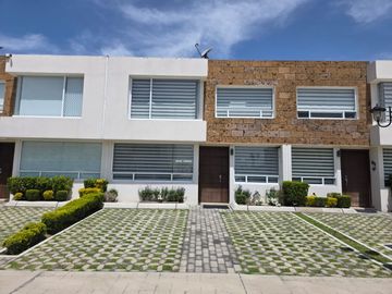 CASA EN VENTA MILAN FRACC. BOSQUE DE LAS FUENTES CALIMAYA