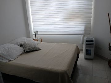 ALQUILER APARTAESTUDIO CENTRO COMERCIAL CENTENARIO