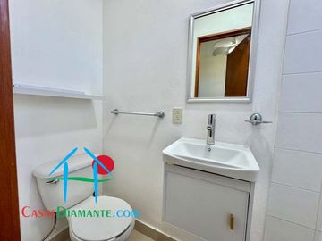 2 recámaras, terraza con salida al jardín y las áreas comunes