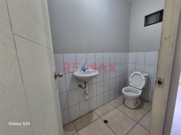 1190417 - Alquiler/ Local Comercial/Sol De Oro/ Los Olivos/ 100M2/ Piso 1/ S/3800