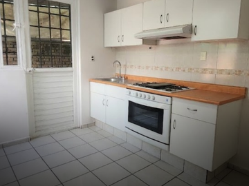 Casa en Venta en Col. Puesta del Sol, Celaya, Guanajuato