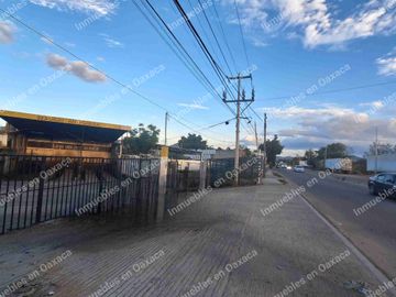 SE RENTA TALLER DE LAVADO Y LUBRICACION CON LOCAL COMERCIAL Y OFICINAS