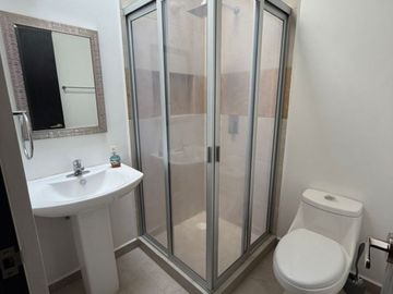 VENDO CASA CERCA DE PLAZA EL DORADO EN RESIDENCIAL CUMBRES