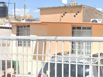 Casa en venta en Chihuahua, Col. Los girasoles