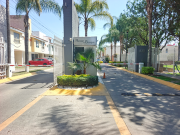 CASA 3 RECAMARAS ZONA SUR DE GUADALAJARA