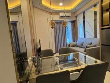 Apartemen Amor Connecting Pakuwon City Mall lantai 29 Fully Furnish tipe 2 bedroom view Pool