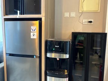 Apartemen Amor Connecting Pakuwon City Mall lantai 29 Fully Furnish tipe 2 bedroom view Pool