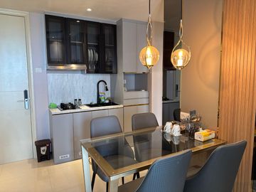 Apartemen Amor Connecting Pakuwon City Mall lantai 29 Fully Furnish tipe 2 bedroom view Pool