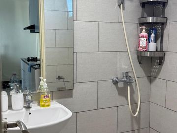 Apartemen Amor Connecting Pakuwon City Mall lantai 29 Fully Furnish tipe 2 bedroom view Pool
