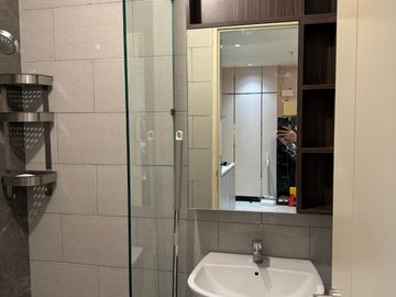 Apartemen Amor Connecting Pakuwon City Mall lantai 29 Fully Furnish tipe 2 bedroom view Pool
