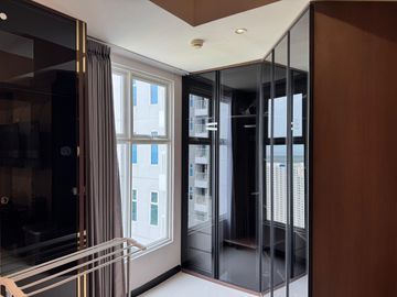 Apartemen Amor Connecting Pakuwon City Mall lantai 29 Fully Furnish tipe 2 bedroom view Pool