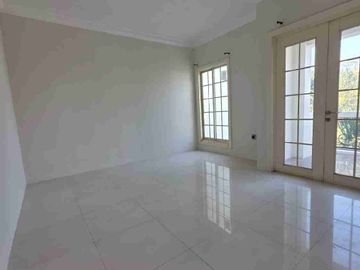 Rumah Citraland Utama Raffles Garden Bagus