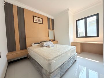 Mewah!! Rumah Premium Luas 200M BSD City di Jadeite De Park Semi Furnished With Pool Inside