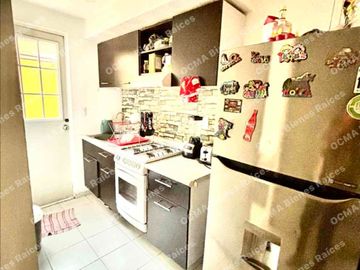 CASA AMUEBLADA MODELO SAUCES EN RENTA SOBRE CALLE, EN FRACC. HDA. DEL VALLE II