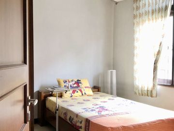 Dijual Rumah Bagus Rapih 2 Lantai Lokasi Strategis Dekat Summarecon Mall Bekasi di Bekasi Lr 18577