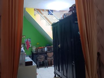 Dijual Rumah 2 Lantai di Setro Utara Surabaya, SHM, 3 Kamar Tidur, Dekat MERR & Kenjeran
