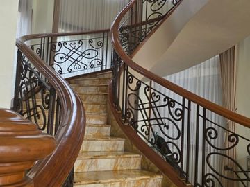 Rumah Super Mewah Luxury di Margorejo Surabaya XGS