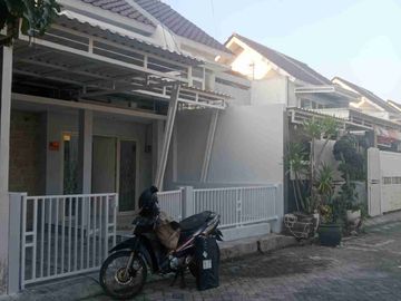 Jual Rumah di Perumahan Green Lake Wonorejo Rungkut Surabaya Timur SHM Murah