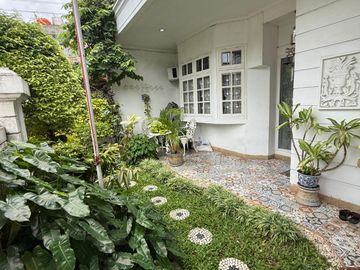 Rumah 2 Lantai Cantik dan Mewah di Beji Depok!