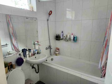 Dijual rumah pojok dalam cluster lokasi strategis di Sektor 9 Bintaro