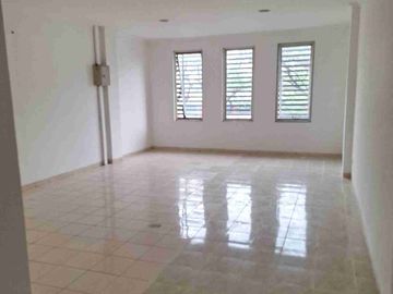 Disewakan Ruko Jalur Sutera  29A