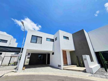 Renta de casa en Juriquilla Preserve, moderna, bonita
