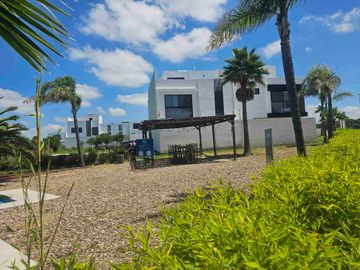 Renta de casa en Juriquilla Preserve, moderna, bonita