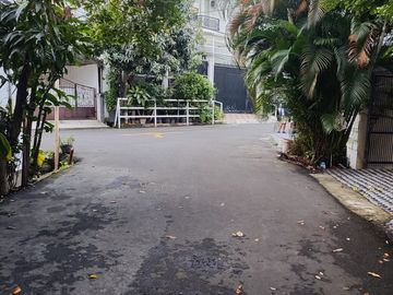 Dijual Rumah SHM di Taman Nyiur Sunter | LT 195 m² | Bonus Rumah Kokoh | Depan Masjid | Rp3,75 M Nego