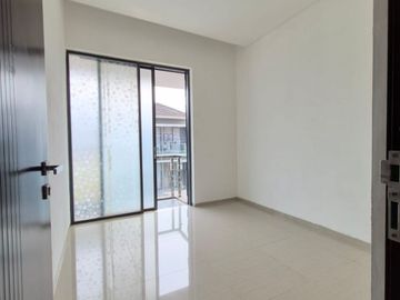 Jual Rumah 2 Lantai Siap Huni Di Golden Park 2 Dekat Akses Stasiun KRL Cisauk, Tol Serpong-Balaraja, AEON Mall BSD Dan Kawasan Strategis BSD Lainnya
