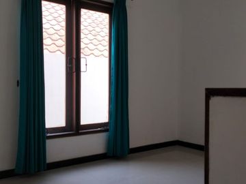 Minimalis Rumah Villa Valensia Selangkah ke Pakuwon Mall