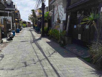 Tanah 200m2, Bonus Rumah 3 kamar tidur dan 2 kamar mandi- Pemogan Densel